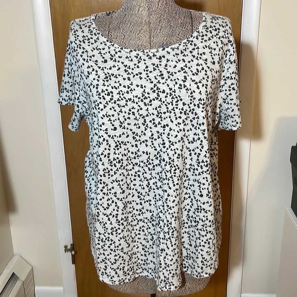 Sonoma Womens XL Snow Leopard Print T-Shirt Crew Neck